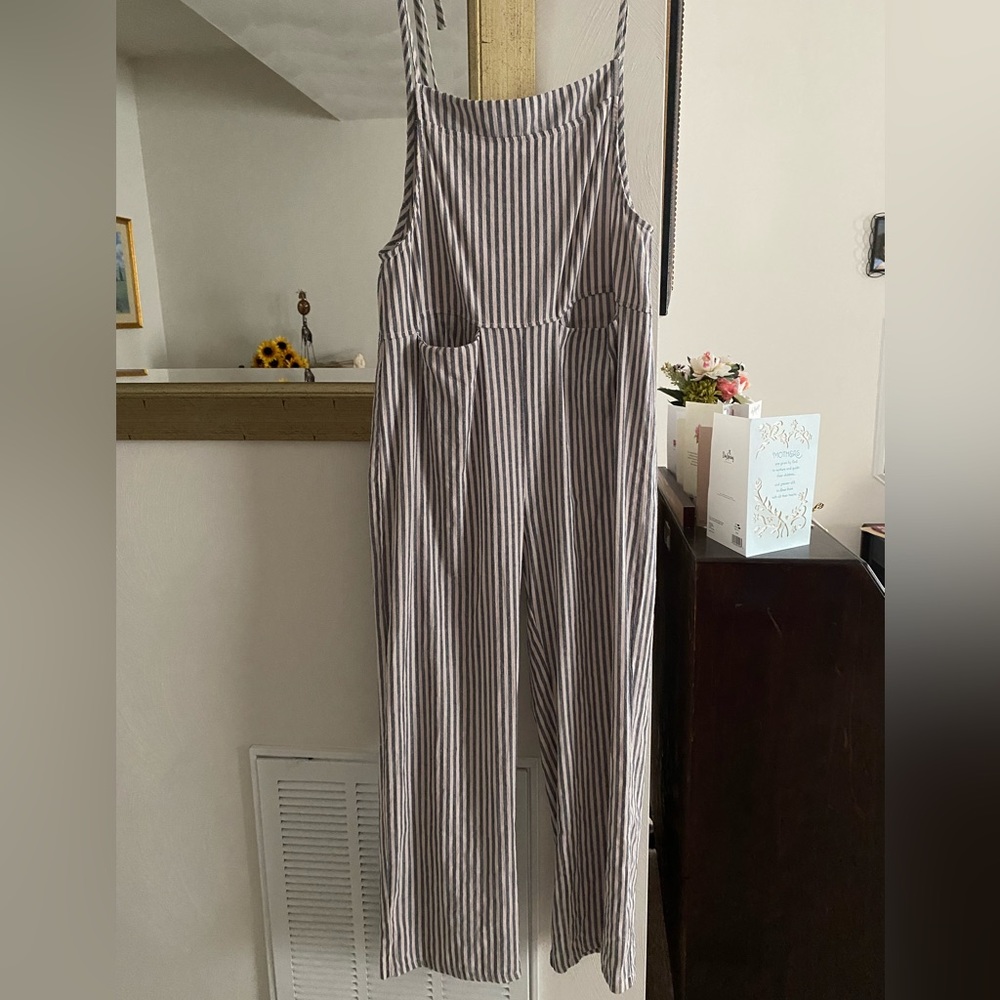 Jumper with pockets